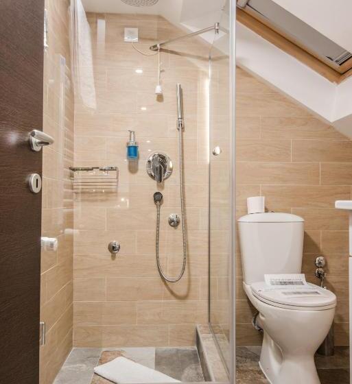 اتاق کلاسیک سه تخته, Centrum Sobe Rooms čačak