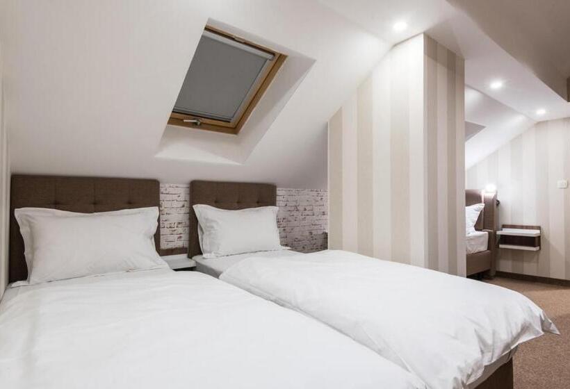 اتاق خانوادگی, Centrum Sobe Rooms čačak
