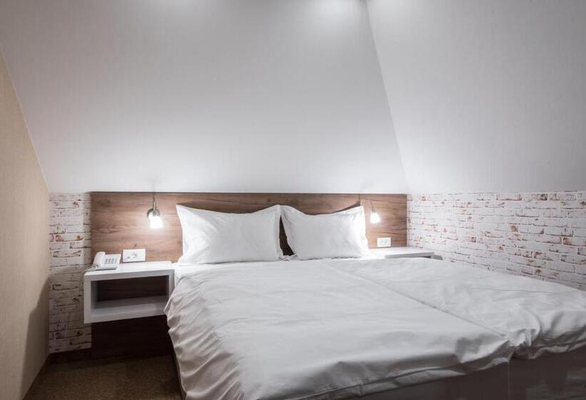 اتاق خانوادگی, Centrum Sobe Rooms čačak