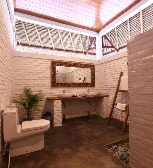 اتاق لوکس, Amrita Maumere Resort
