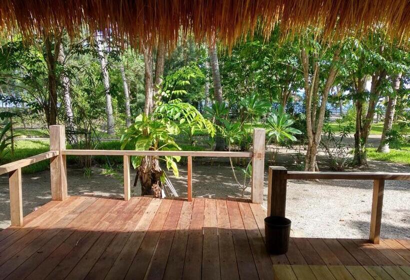 بانگلوی استاندارد با چشم‌انداز دریا, Amrita Maumere Resort