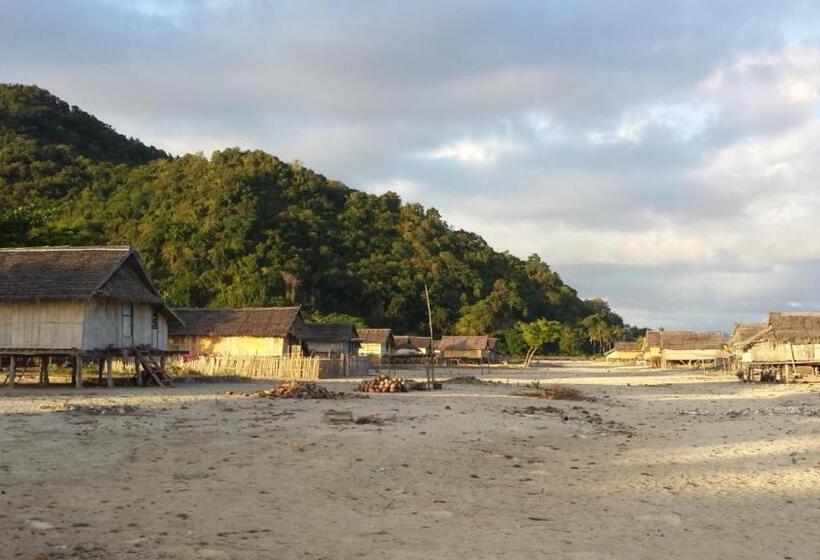 چادر با خدمات رفاهی استاندارد, Amrita Maumere Resort