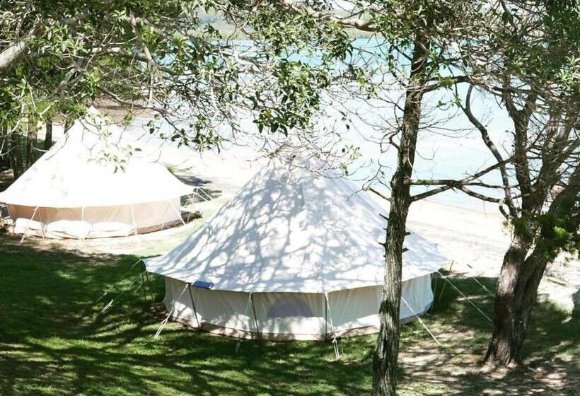 چادر با خدمات رفاهی استاندارد, Amrita Maumere Resort