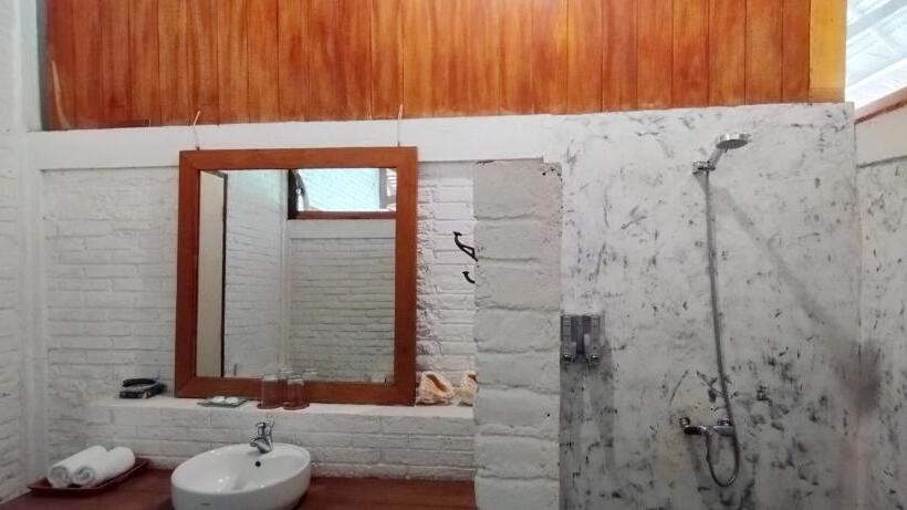 بانگلوی استاندارد 2 خوابه, Amrita Maumere Resort