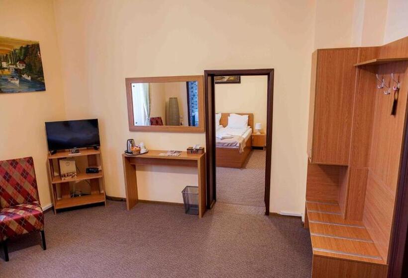 سوییت, Bucharest Downtown Inn
