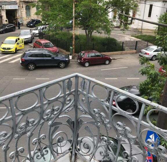 اتاق استاندارد سه نفره, Bucharest Downtown Inn