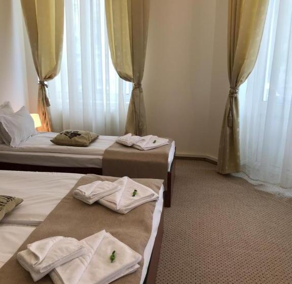 اتاق استاندارد سه نفره, Bucharest Downtown Inn