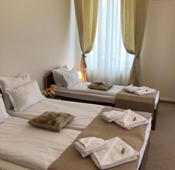 اتاق استاندارد سه نفره, Bucharest Downtown Inn