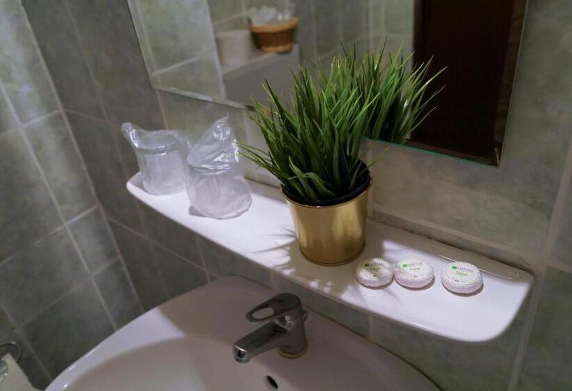 اتاق استاندارد سه نفره, Bucharest Downtown Inn