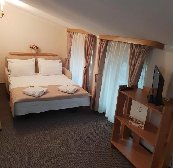 سوییت خانوادگی, Bucharest Downtown Inn