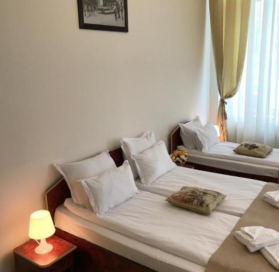 اتاق استاندارد سه نفره, Bucharest Downtown Inn