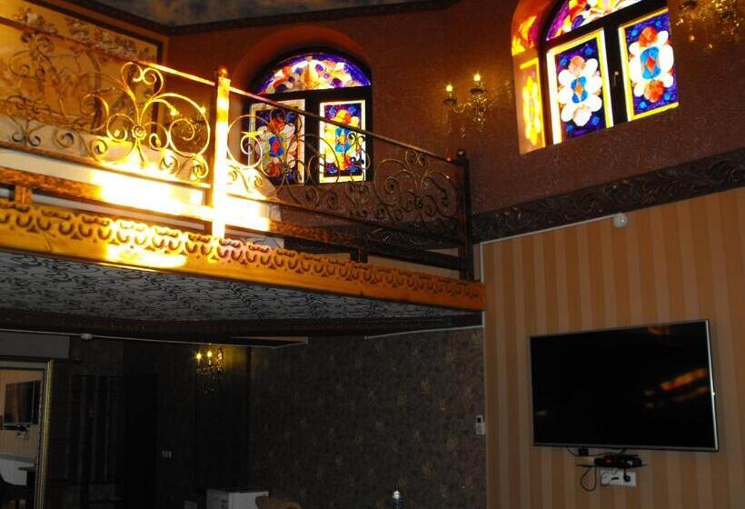سوییت دوبلکس, Complex Bella Vista