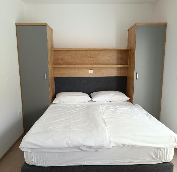 آپارتمان 1 خوابه با تراس, Guesthouse Haler
