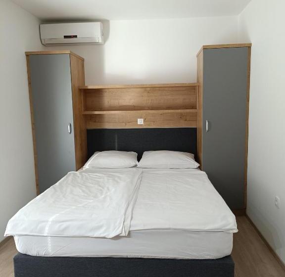 آپارتمان 1 خوابه با تراس, Guesthouse Haler