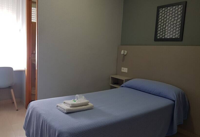 اتاق استاندارد یک نفره, Hostal Soto