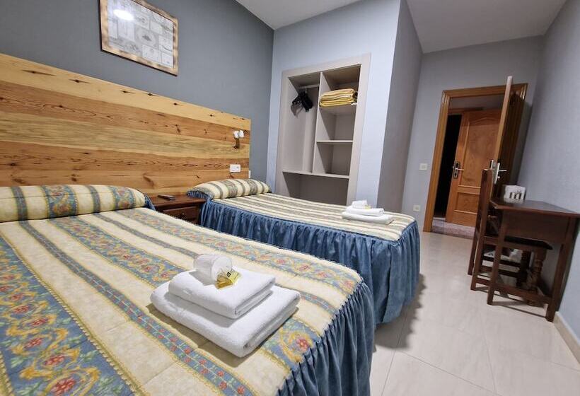 اتاق استاندارد سه نفره, Hostal Soto
