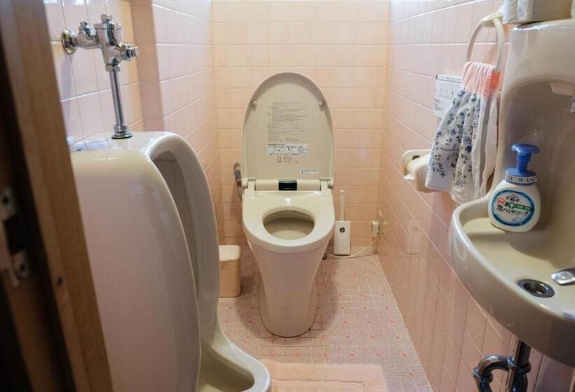 اتاق اکونومی, Maruhouse