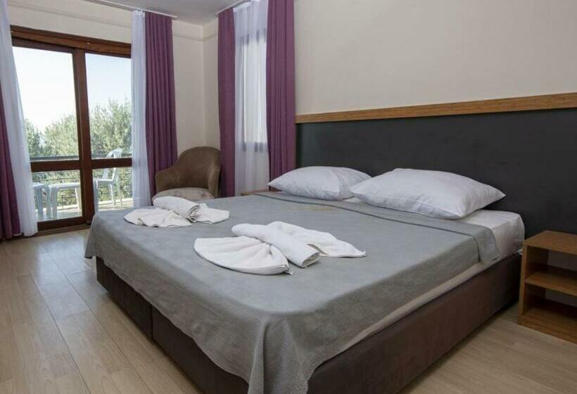 Triple Room Sea View, Akay Garden Family Club