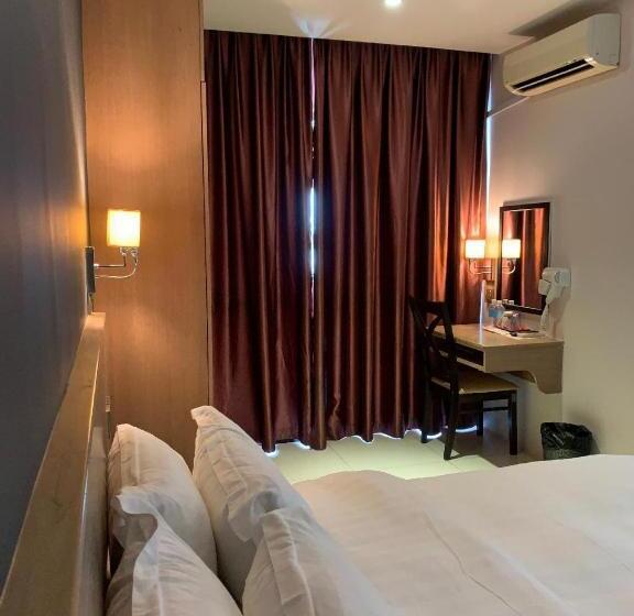اتاق خانوادگی, The Room