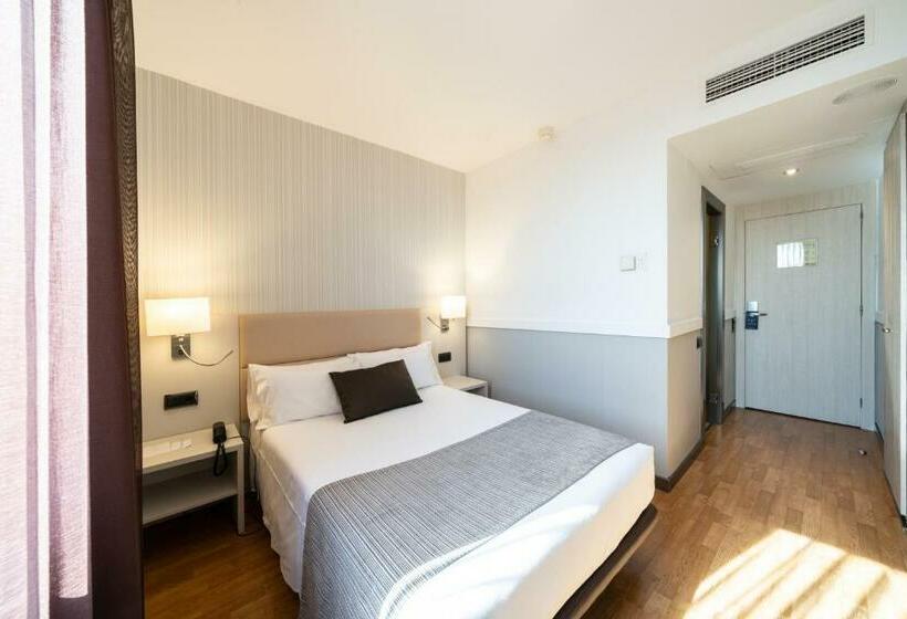 اتاق استاندارد یک نفره, Catalonia Gran Hotel Verdi