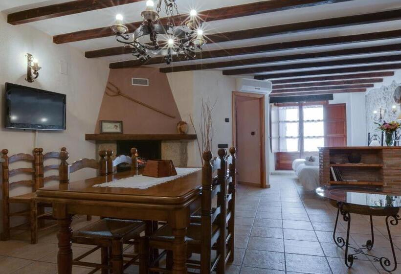 استودیو خانوادگی, Complejo Rural Turimaestrat