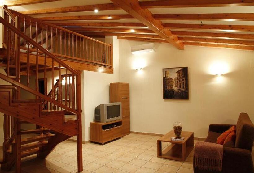 1 Bedroom Penthouse Apartment, Complejo Rural Turimaestrat
