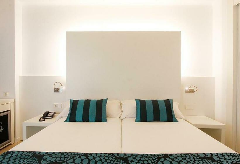 Standard Triple Room, Caballero