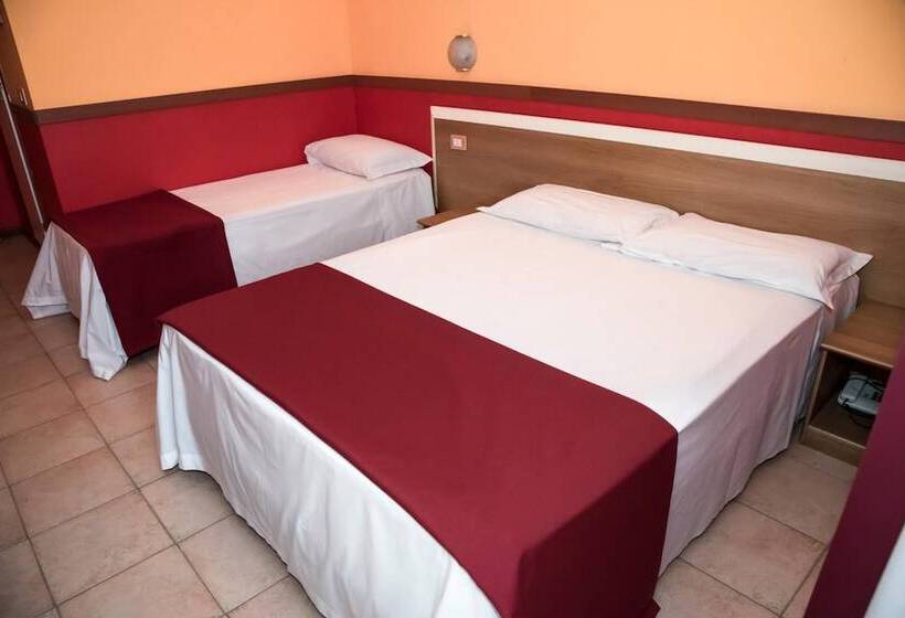 Economy Triple Room, Corallo
