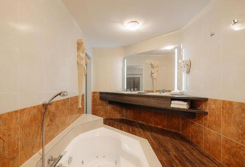 Suite, Crown Hotel Eindhoven Centre