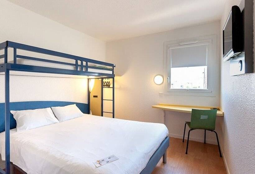 Standard Triple Room, Ibis Budget Agen