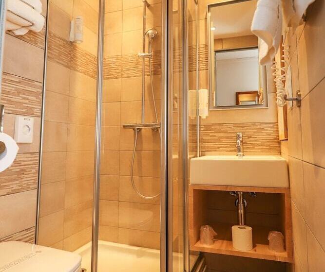 اتاق استاندارد با تخت دوبل, Restaurant Kyriad Brive Centre