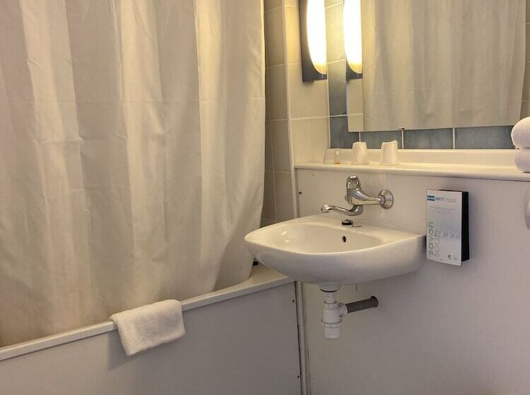اتاق استاندارد با تخت دوبل, Kyriad Direct Marseille Est  La Valentine