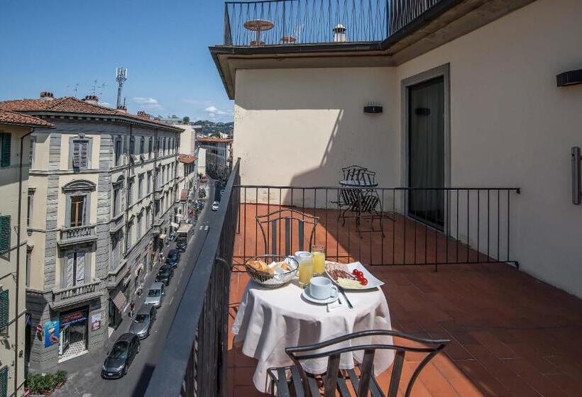 Chambre Standard avec Terrasse, Machiavelli Palace