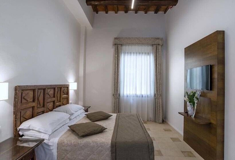 اتاق استاندارد چهار تخته, Machiavelli Palace
