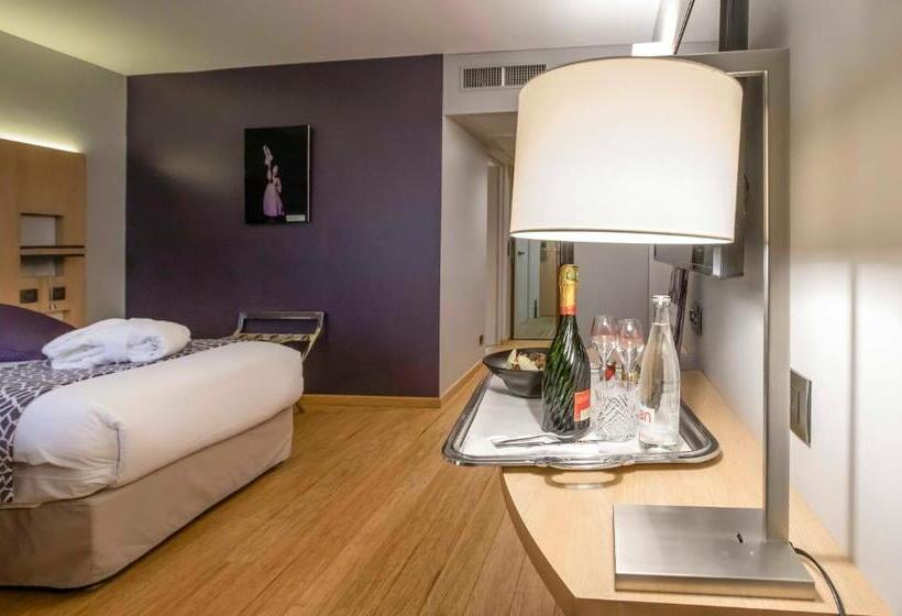 Cameră Prestige, Mercure Montpellier Centre Comédie