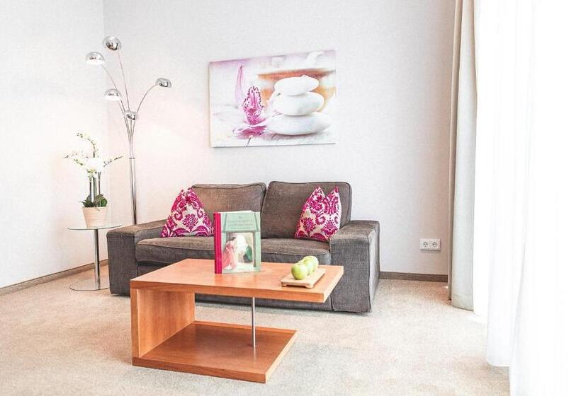 سوییت جونیور, Plaza Hotel Hanau