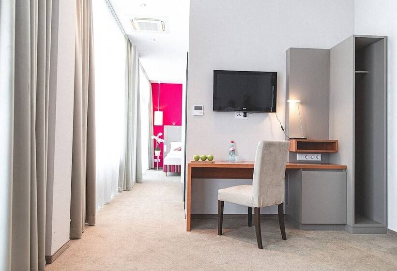سوییت جونیور, Plaza Hotel Hanau
