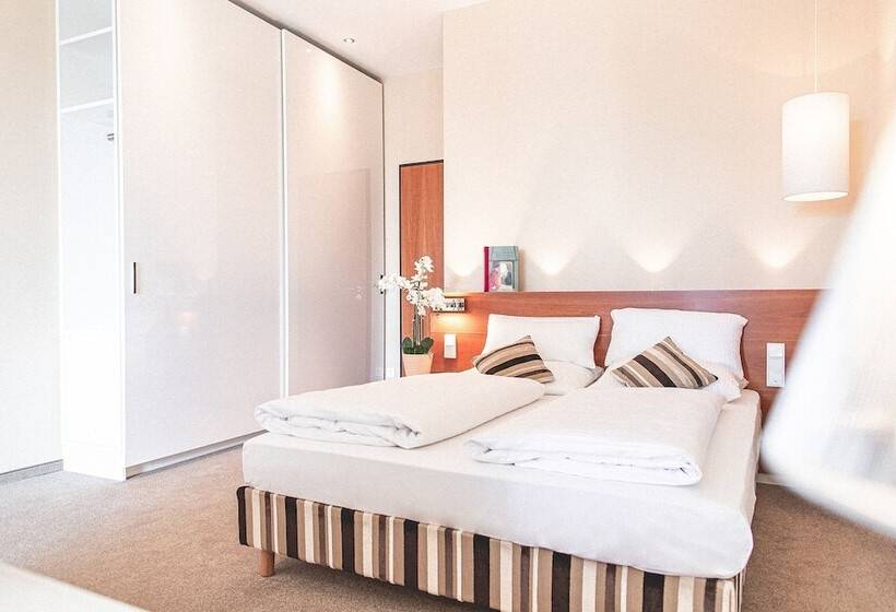 سوییت جونیور, Plaza Hotel Hanau