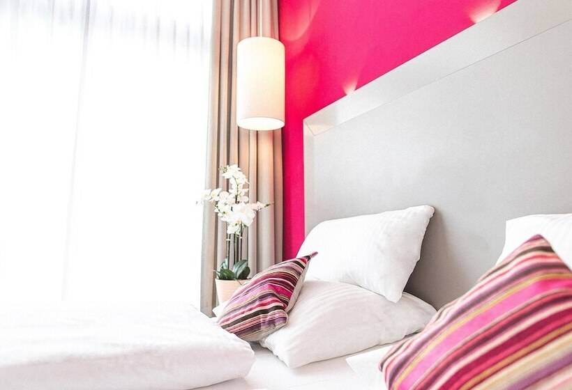 سوییت جونیور, Plaza Hotel Hanau