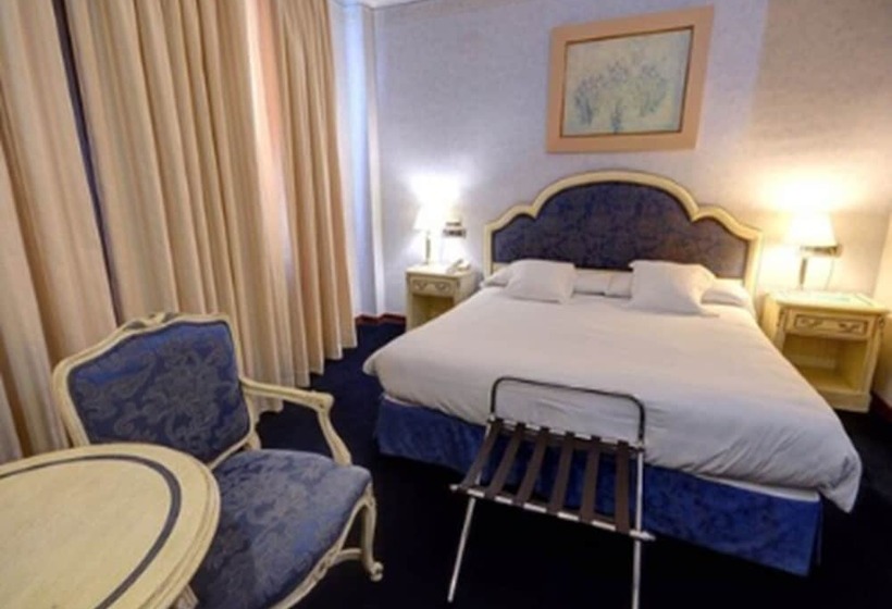 Quarto standard, Palace Villareal