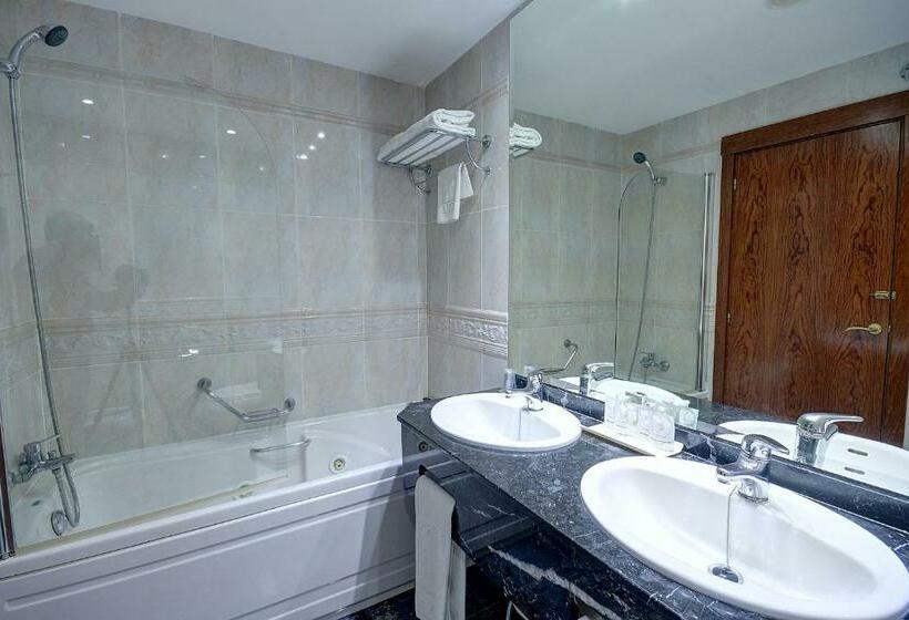 اتاق استاندارد یک نفره, Vila Real Palace
