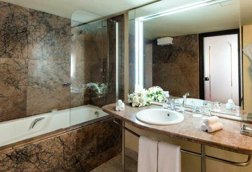 اتاق کلاسیک با چشم‌انداز دریا, Mövenpick Hotel & Casino Malabata Tanger
