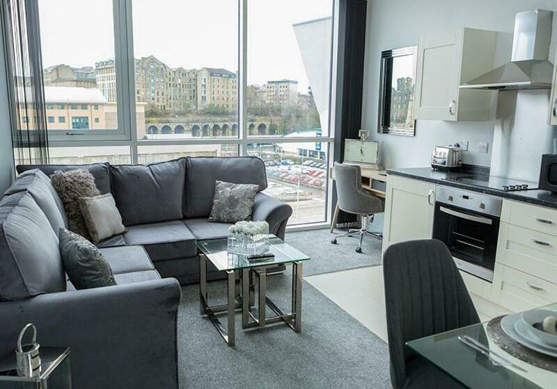 آپارتمان سوپریور 1 خوابه, Spire Accommodations Ltd