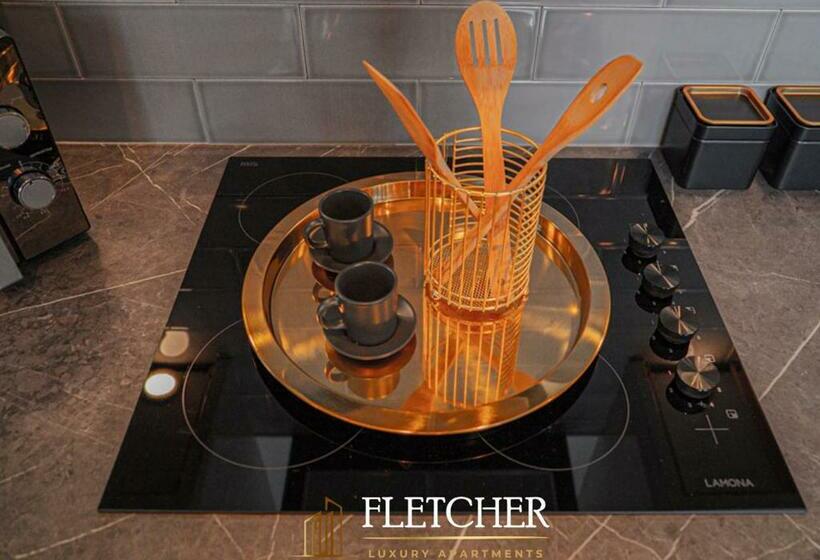 استودیوی استاندارد, Fletcher Apartments Ltd