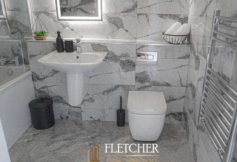 استودیوی استاندارد, Fletcher Apartments Ltd