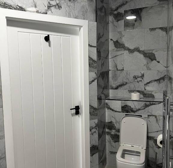 آپارتمان لوکس 1 خوابه, Spire Accommodations Ltd