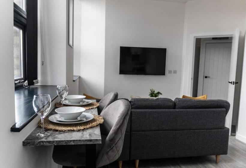 آپارتمان لوکس 1 خوابه, Spire Accommodations Ltd