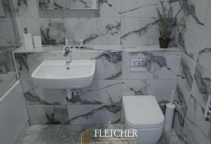 استودیوی استاندارد, Fletcher Apartments Ltd