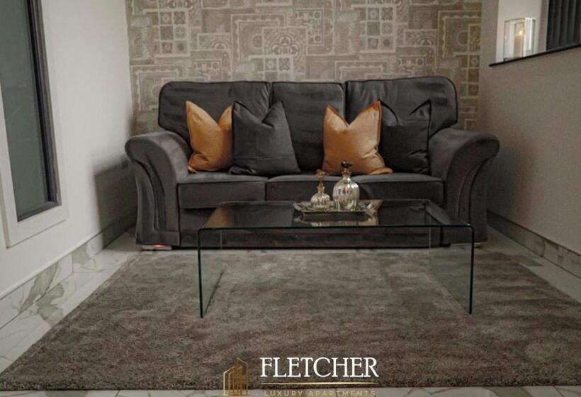 استودیوی استاندارد, Fletcher Apartments Ltd