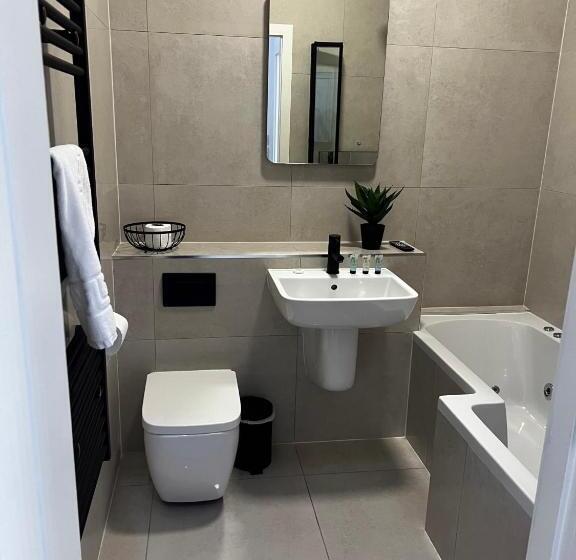 آپارتمان لوکس 1 خوابه, Spire Accommodations Ltd